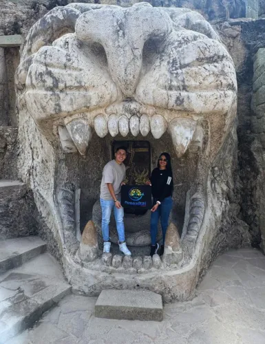 Turistas visitando la Morada de los Dioses Cusco | Mandalas Peru Travel