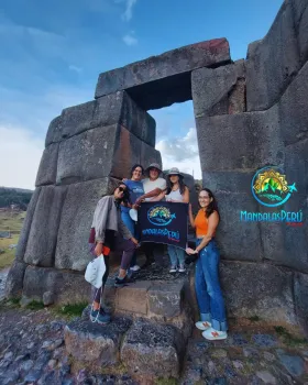turistas-en-saqsayhuaman | Mandalas-Peru-Travel