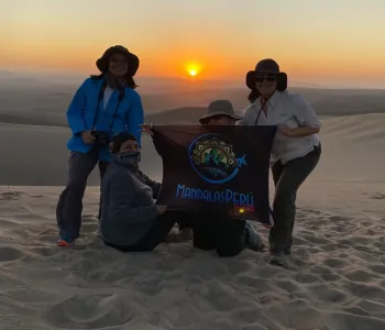 turistas en la huacachina | Mandalas Peru Travel