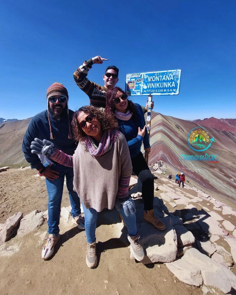 La montaña que se vistió de arcoíris