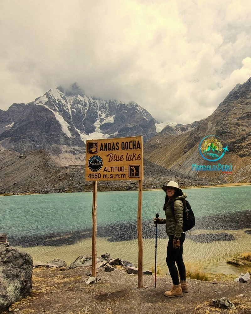 Turquesas, esmeraldas y cielo la ruta de las 7 lagunas