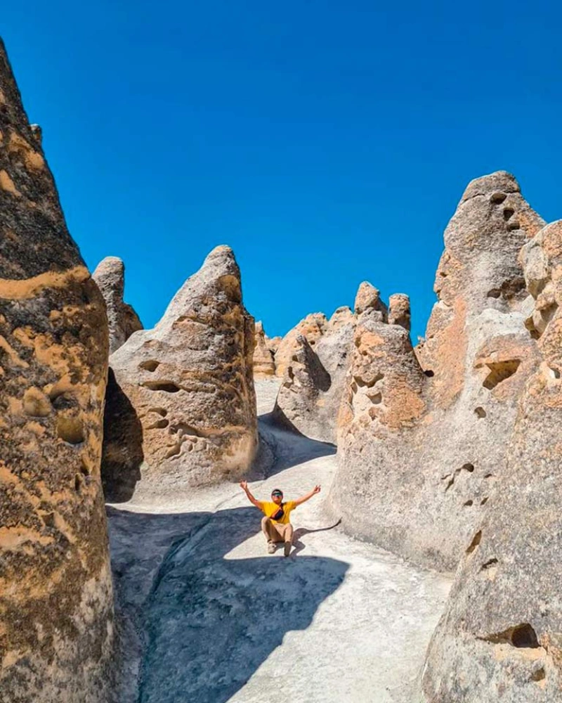 Catarata-de-Pillones-y-Bosque-de-Piedras-Arequipa-Full-Day – excursión-desde- Arequipa- con-paisajes -naturale