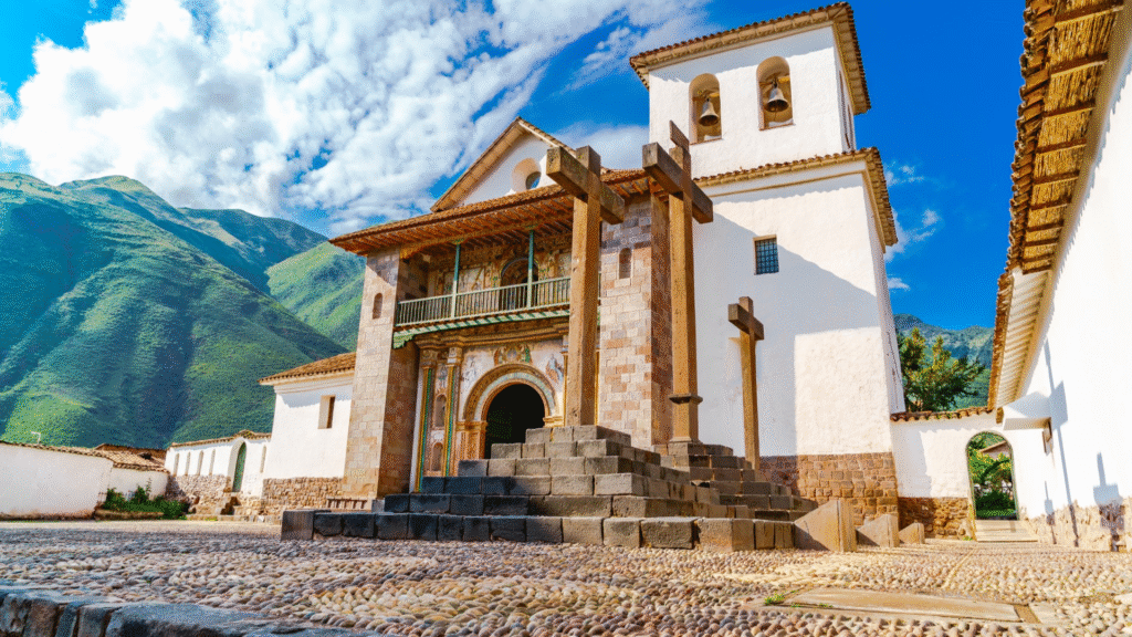 Tour al Valle Sur de Cusco visitando Tipón, Pikillacta y Andahuaylillas con paisajes impresionantes