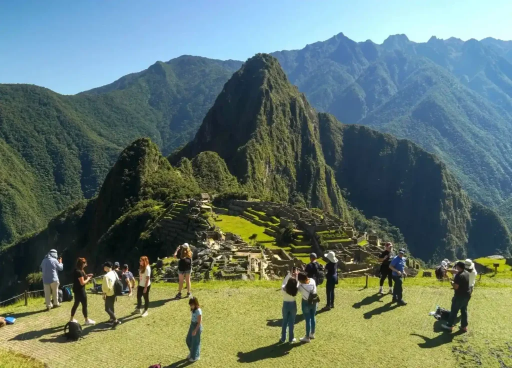 Tours imperdibles desde Cusco Perú Machu Picchu Valle Sagrado y Montaña de Colores