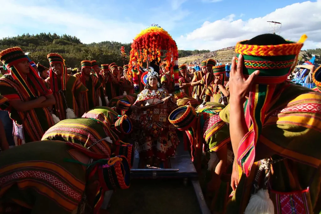 pueblo Colla Imperio Inca lago Titicaca Perú cultura andina turismo cultural